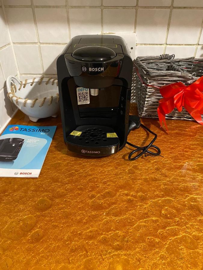 Huge And Affordable 3 Bedroom Flat In Hammersmith For 7 People With Welcome Breakfast London Eksteriør billede