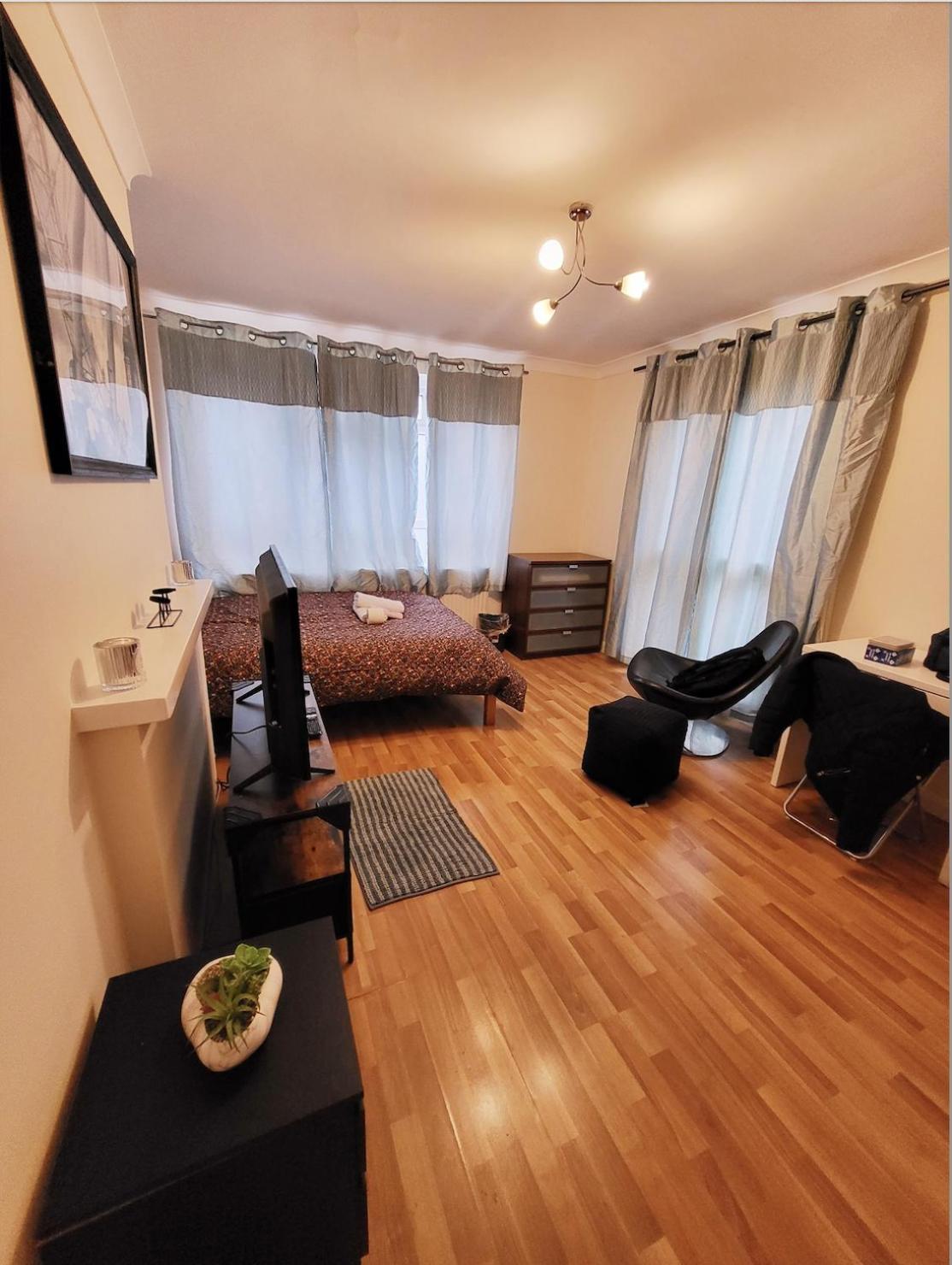 Huge And Affordable 3 Bedroom Flat In Hammersmith For 7 People With Welcome Breakfast London Eksteriør billede
