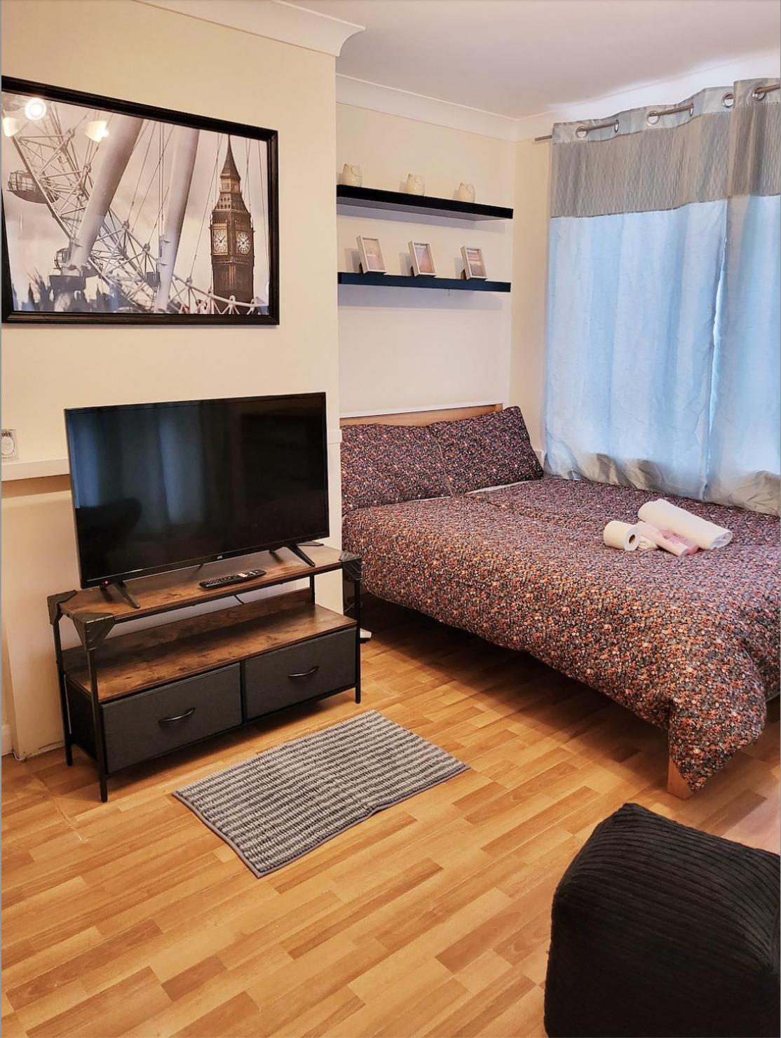 Huge And Affordable 3 Bedroom Flat In Hammersmith For 7 People With Welcome Breakfast London Eksteriør billede