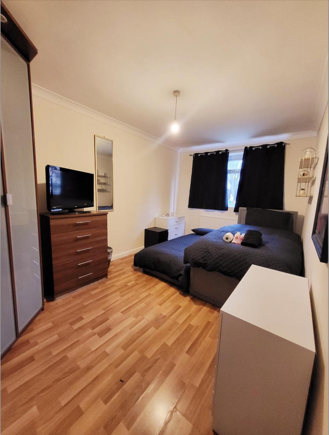 Huge And Affordable 3 Bedroom Flat In Hammersmith For 7 People With Welcome Breakfast London Eksteriør billede