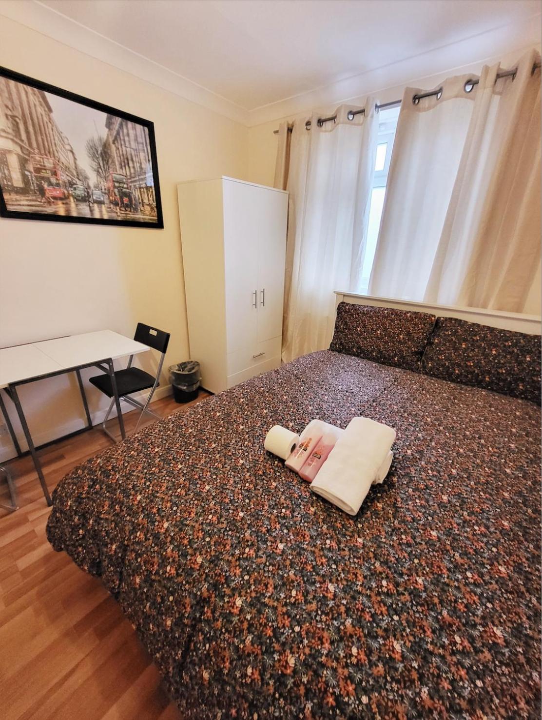 Huge And Affordable 3 Bedroom Flat In Hammersmith For 7 People With Welcome Breakfast London Eksteriør billede