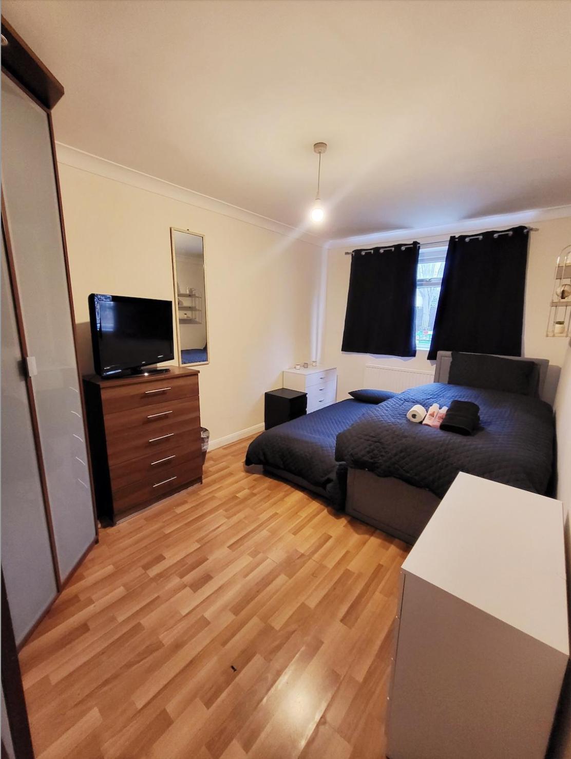 Huge And Affordable 3 Bedroom Flat In Hammersmith For 7 People With Welcome Breakfast London Eksteriør billede