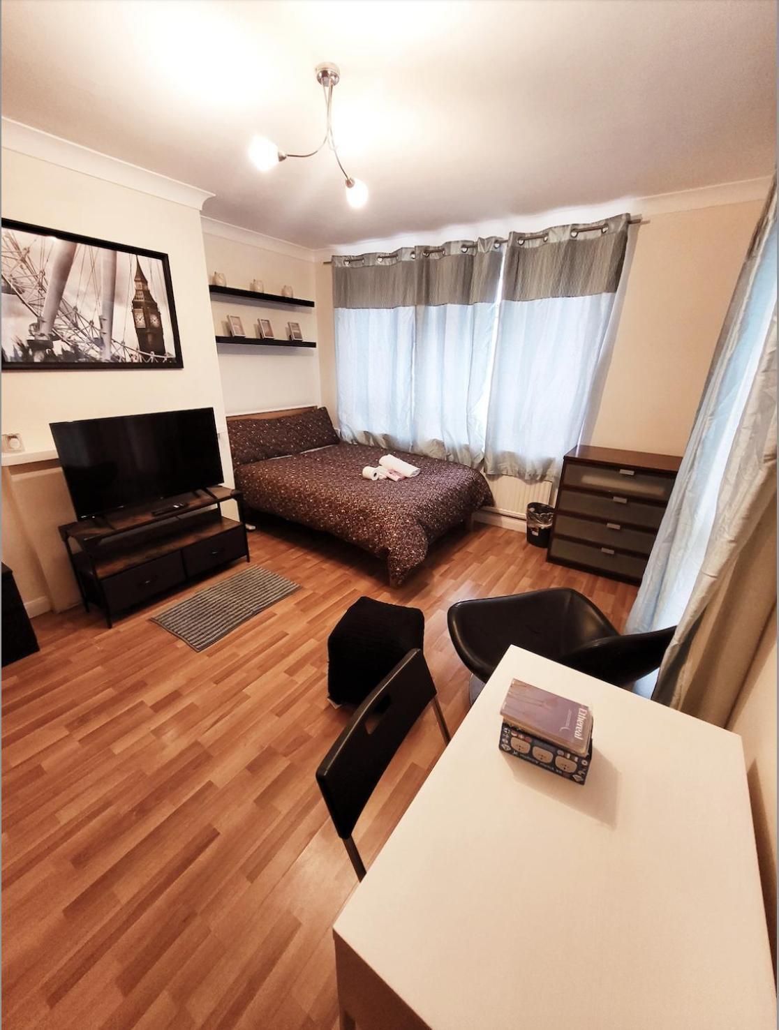 Huge And Affordable 3 Bedroom Flat In Hammersmith For 7 People With Welcome Breakfast London Eksteriør billede