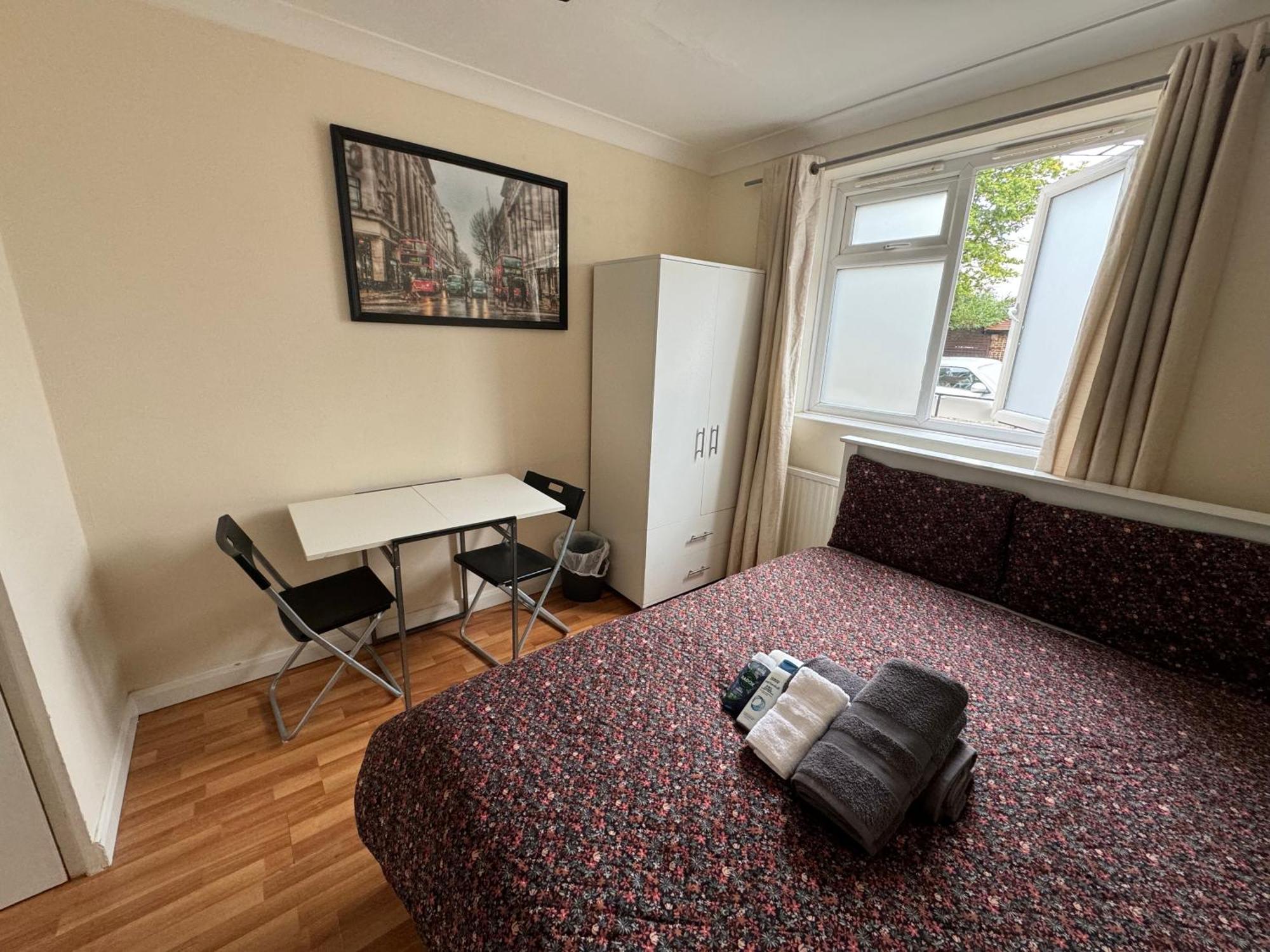 Huge And Affordable 3 Bedroom Flat In Hammersmith For 7 People With Welcome Breakfast London Eksteriør billede