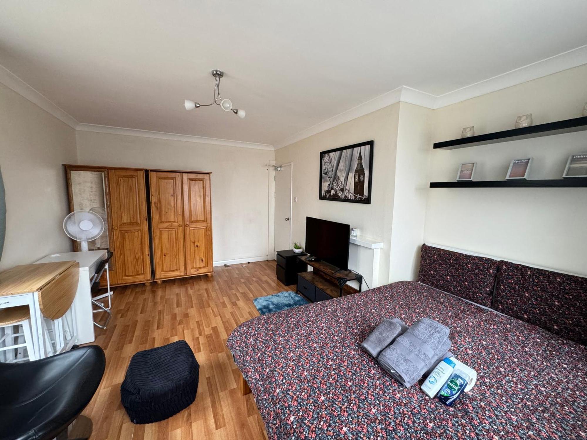 Huge And Affordable 3 Bedroom Flat In Hammersmith For 7 People With Welcome Breakfast London Eksteriør billede