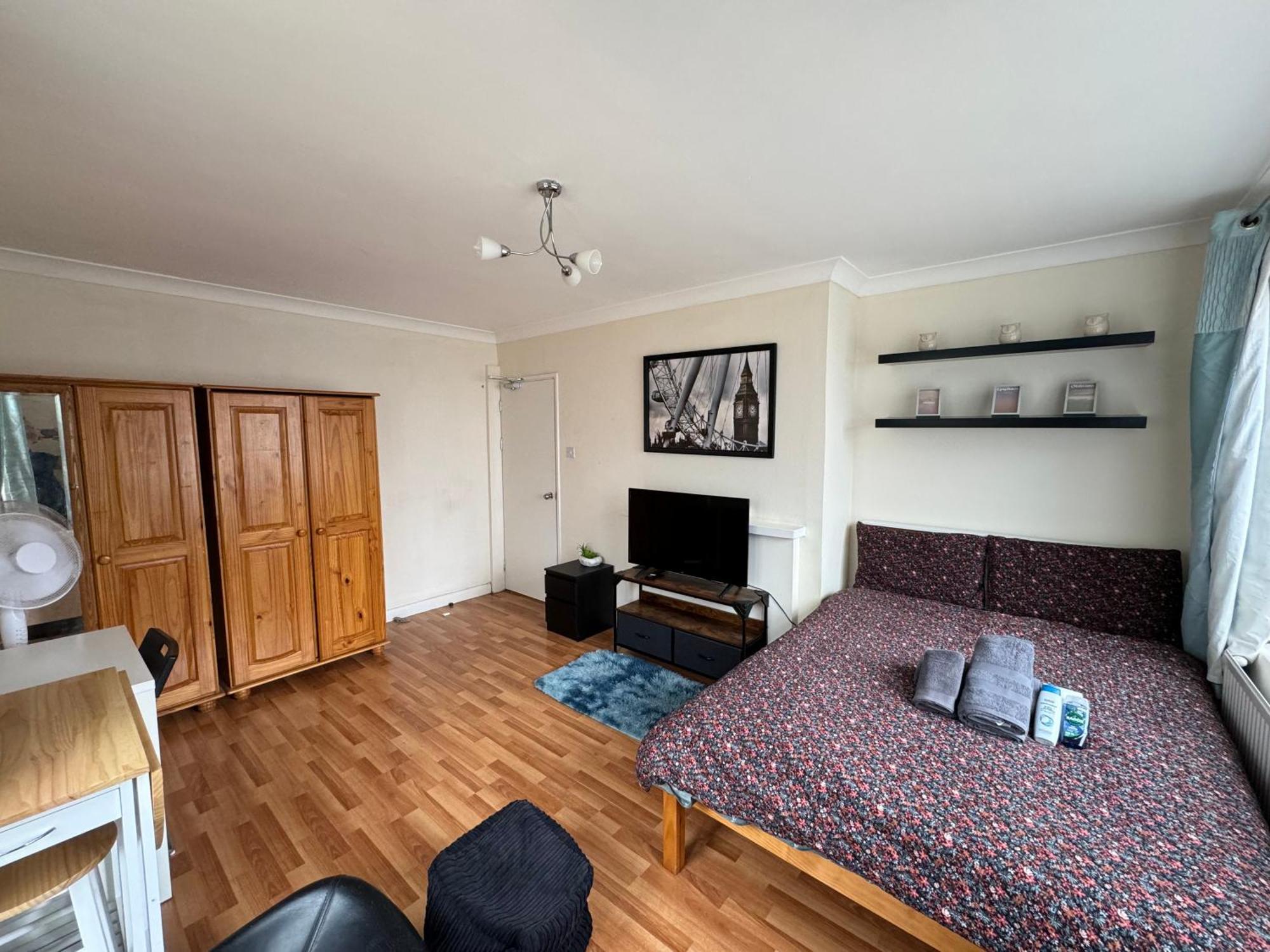 Huge And Affordable 3 Bedroom Flat In Hammersmith For 7 People With Welcome Breakfast London Eksteriør billede