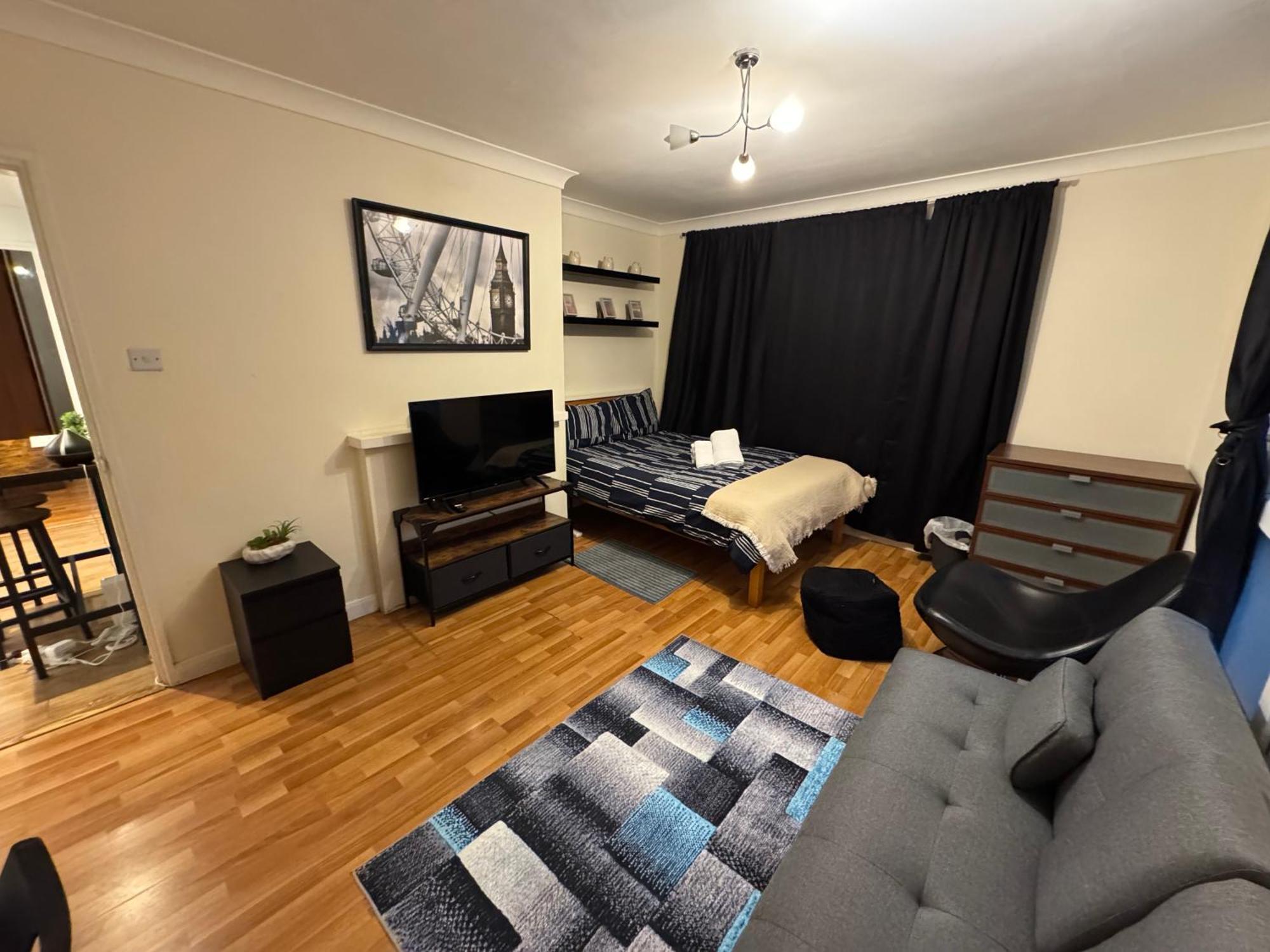 Huge And Affordable 3 Bedroom Flat In Hammersmith For 7 People With Welcome Breakfast London Eksteriør billede